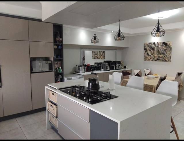 5 BEDROOM TOWNHOUSE FOR SALE IN HALFWAY GARDENS